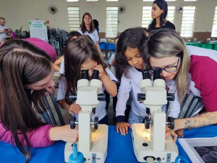Trabalho de Educação Ambiental com alunos de Porto Rico e São Pedro do Paraná