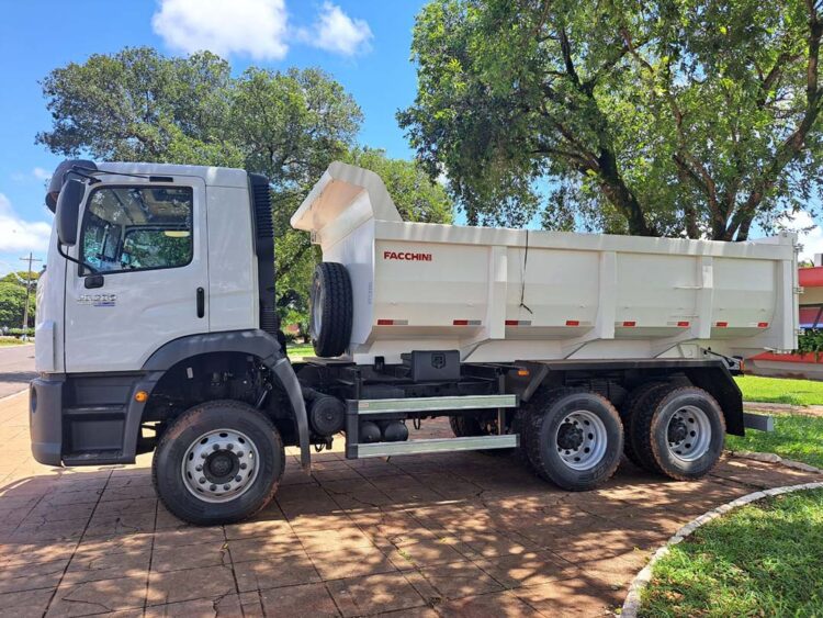 Município recebe caminhão do Governo Federal