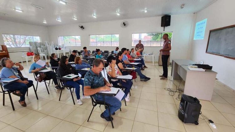 Município oferta diversas opções de  cursos e capacitações simultaneamente