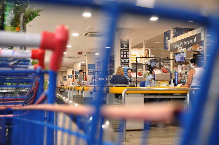 Serviços públicos, comércio e bancos: veja como fica o funcionamento durante o feriado