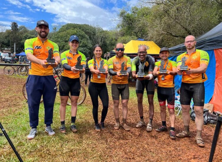 Ciclistas de Telêmaco conquistam sete troféus em Balsa Nova
