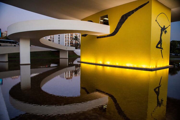 MON divulga horários especiais de funcionamento na eleição e no feriado