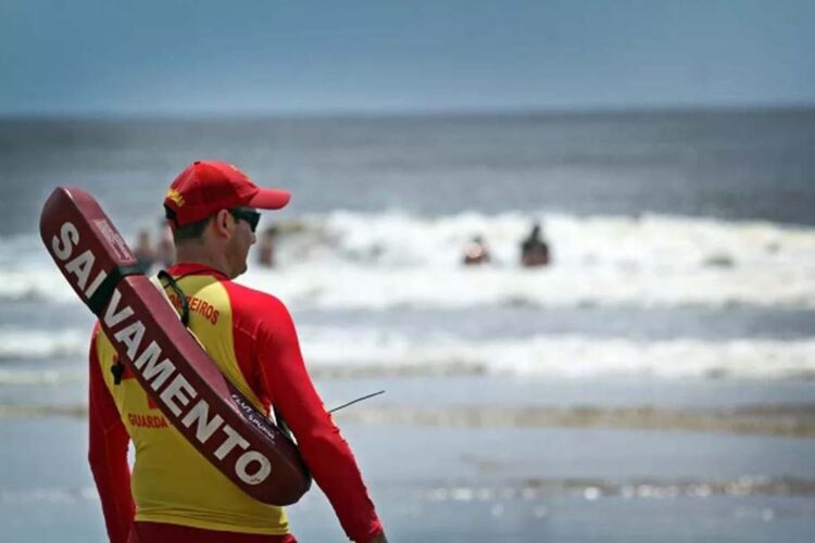 Corpo de Bombeiros abre processo para contratação de guarda-vidas civis
