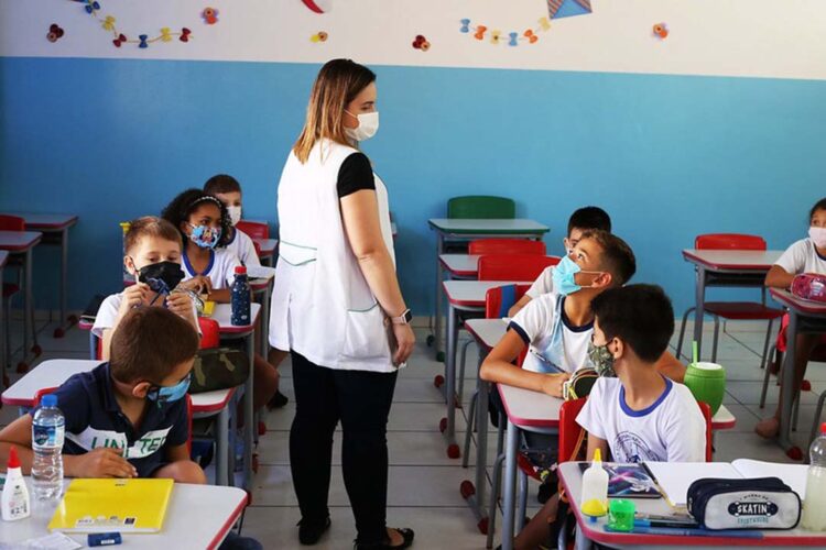 Prêmio por desempenho no IDEB será concedido a servidores de 29 escolas