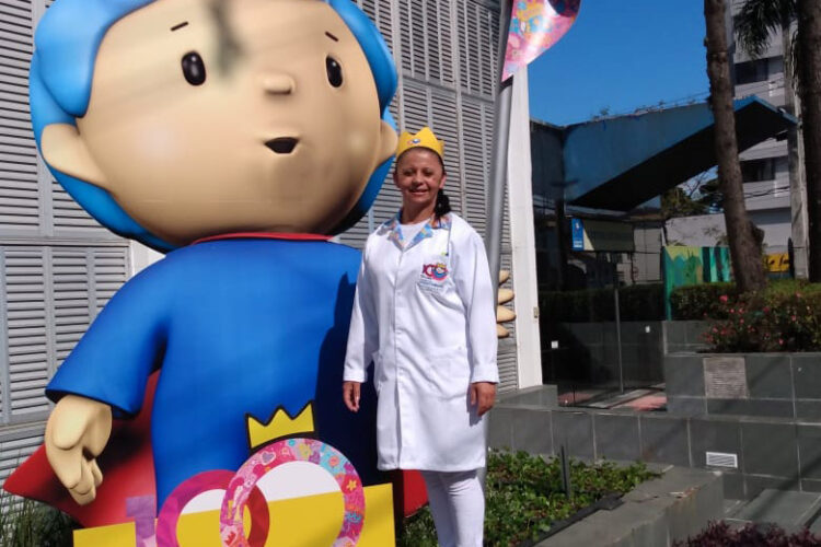 Caloura de Enfermagem, aluna da EJA de 50 anos mostra que não existe idade para realizar sonhos