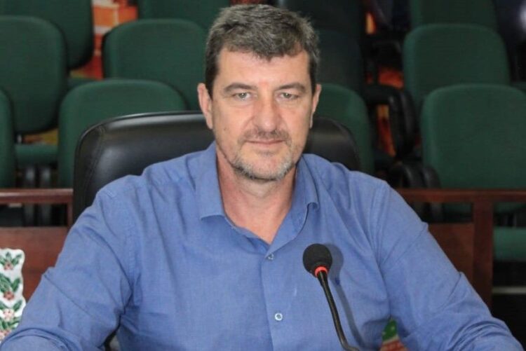 Parlamentar sugere estacionamento em apenas um lado da via em ruas do Jardim Monte Cristo