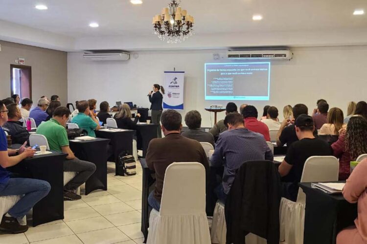 Adapar promove treinamentos para integrar e atualizar servidores