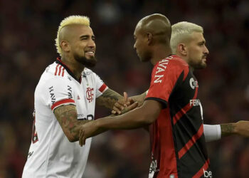 Torcedores de Athletico e Flamengo  falam sobre expectativas para a final