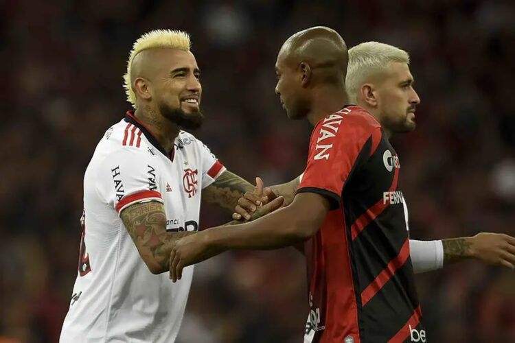 Torcedores de Athletico e Flamengo  falam sobre expectativas para a final