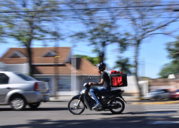 Regulamentação dos serviços de mototáxi,  motofrete e motoboy preocupa trabalhadores