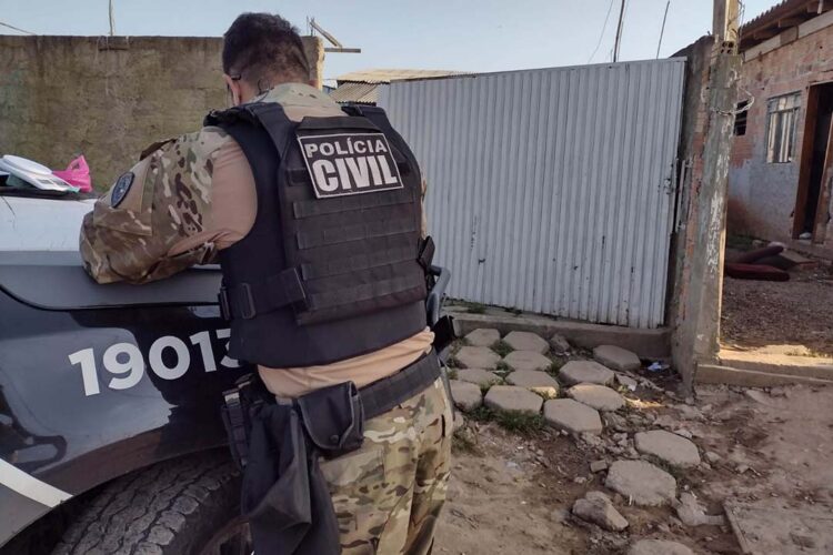 PCPR prende quatro pessoas em operação que apura homicídios em Curitiba
