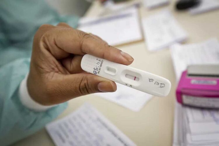 Brasil registra 30 mortes por Covid e mais de 4.000 casos em 24 horas