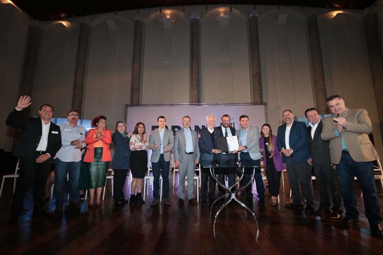 Governo destina mais de R$ 42 milhões para 383 municípios do Paraná