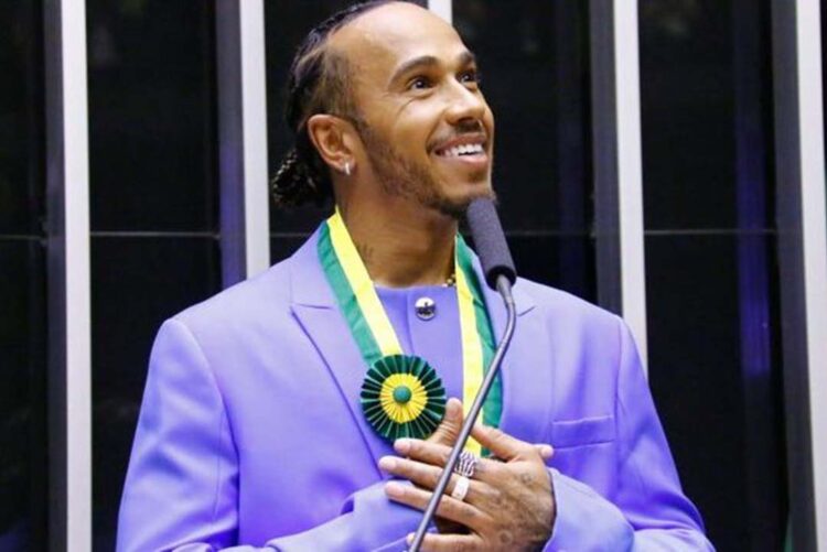 Câmara concede título de cidadão honorário a Lewis Hamilton