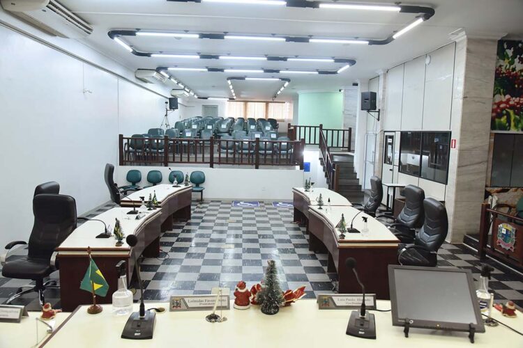 Doutor Leônidas anuncia que não concorrerá à reeleição para presidente da Câmara de Vereadores