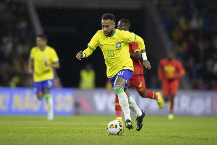 Escalação ofensiva do Brasil na estreia na Copa do Mundo nunca jogou junta