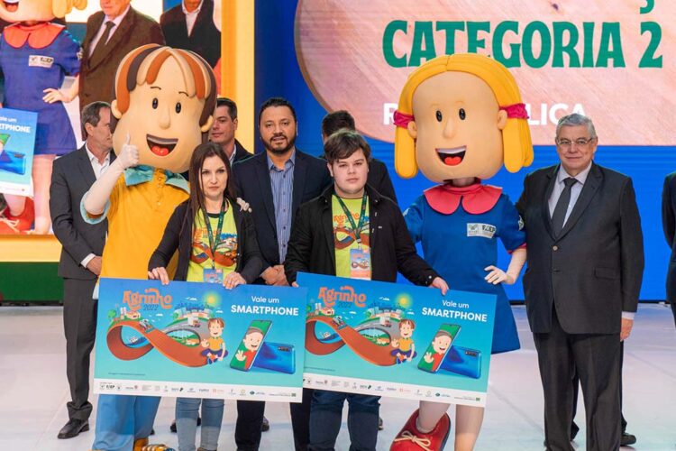 Alunos e professores celebram sustentabilidade e garantem prêmios no concurso Agrinho