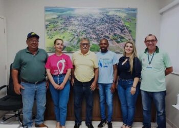 Prefeito recebe representantes  do Hospital do Câncer de Barretos