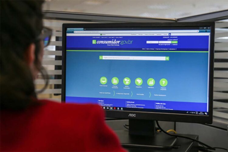 Procon-PR alerta que mutirão nacional de negociação de dívidas segue até o dia 30