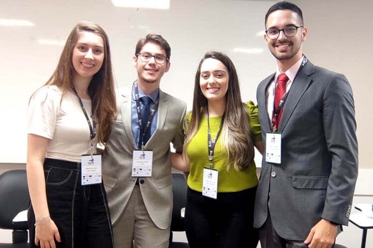 UEL representa estaduais do Paraná em competição nacional da área jurídica, na Bahia