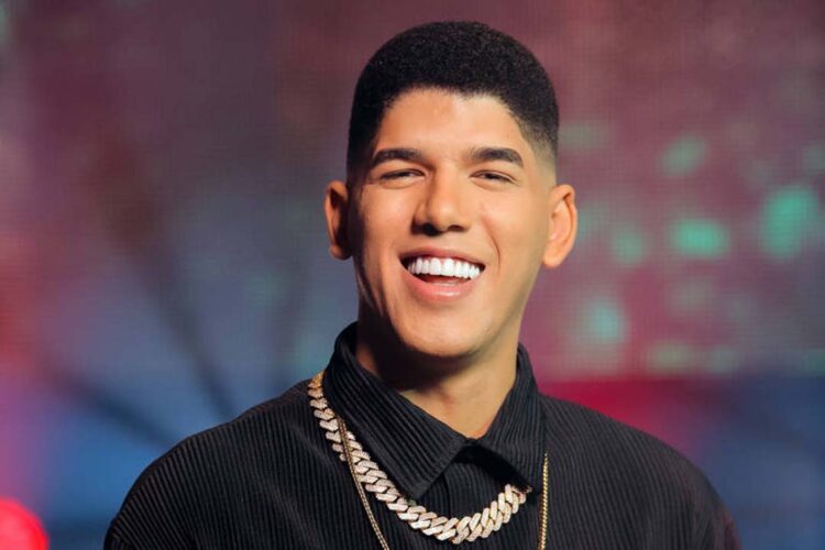 Avião com Zé Vaqueiro sofre pane e cantor cancela shows