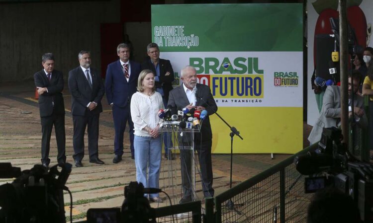 Lula diz que falará com representantes de Biden sobre data de viagem aos EUA