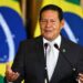 Com Bolsonaro fora, Mourão prepara discurso em rede nacional na véspera da posse de Lula