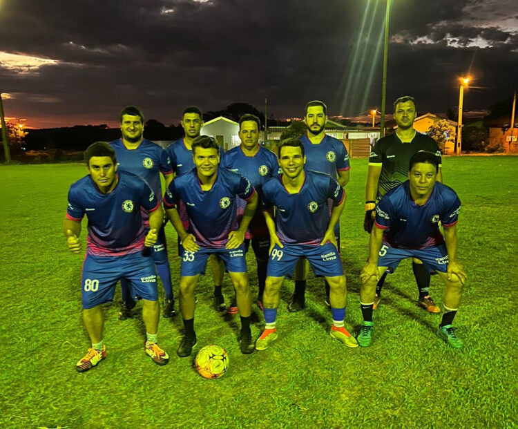 Amistoso casados contra solteiros  termina com nove gols marcados