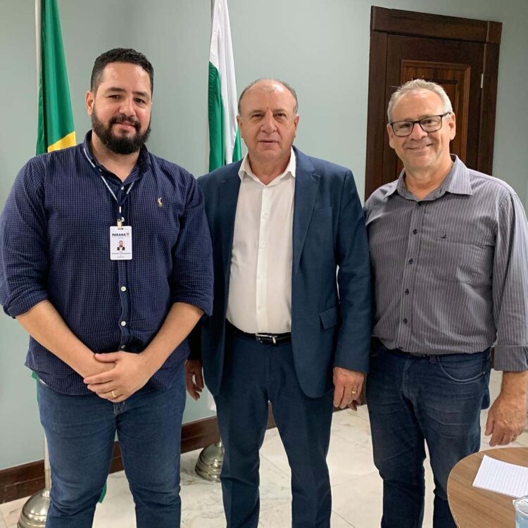 Integrantes do Escritório Regional de Paranavaí participam de reuniões em Curitiba