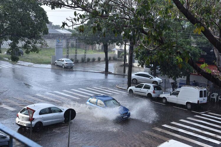 CHUVA EM PARANAVAÍ