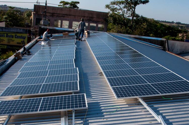 Termina dia 6 prazo para pedir acesso  à energia solar com isenção até 2045