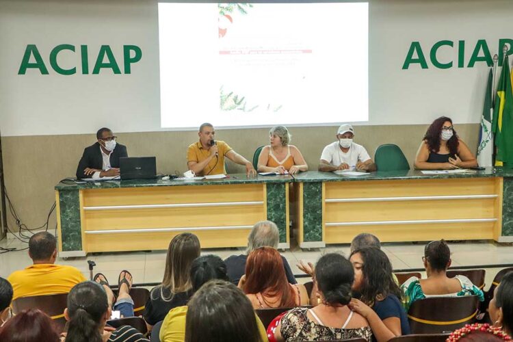 Servidores municipais aprovam proposta  de reajuste salarial de 8% para 2023