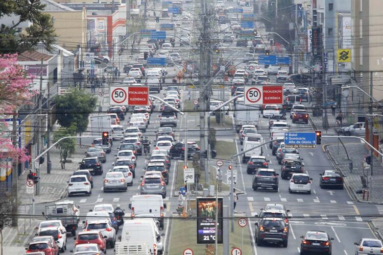Cerca de 47% dos veículos do Paraná estão com o licenciamento irregular