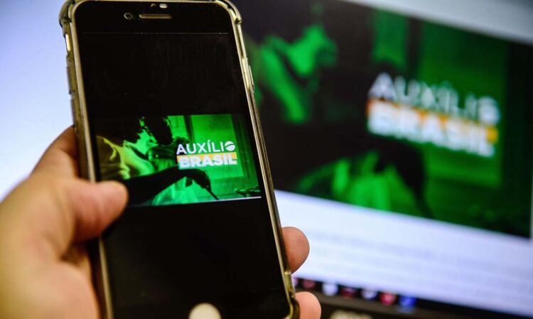Auxílio Brasil e Vale-Gás têm novos pagamentos até o dia 23