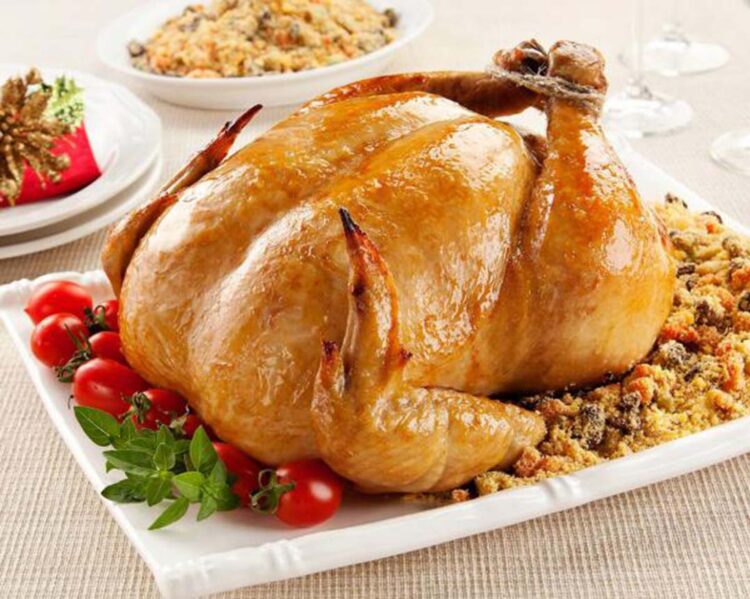 Brasileiro troca chester por frango de padaria para economizar no Natal