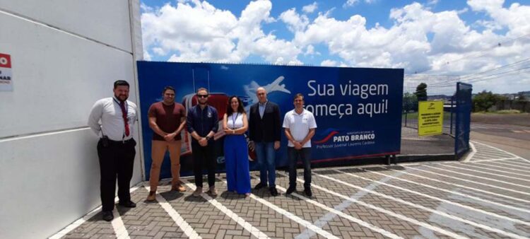 Equipe de Paranavaí realiza visita técnica no aeroporto de Pato Branco