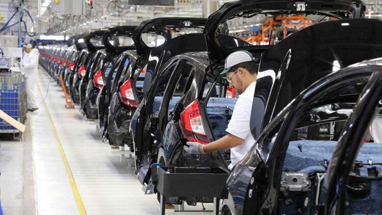 Exportações impulsionam crescimento da produção nacional de veículos em 2022