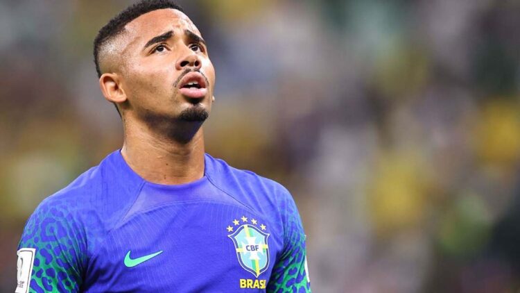 Gabriel Jesus opera joelho direito após ser cortado da seleção