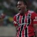 West Ham confirma contratação de zagueiro Luizão, do São Paulo
