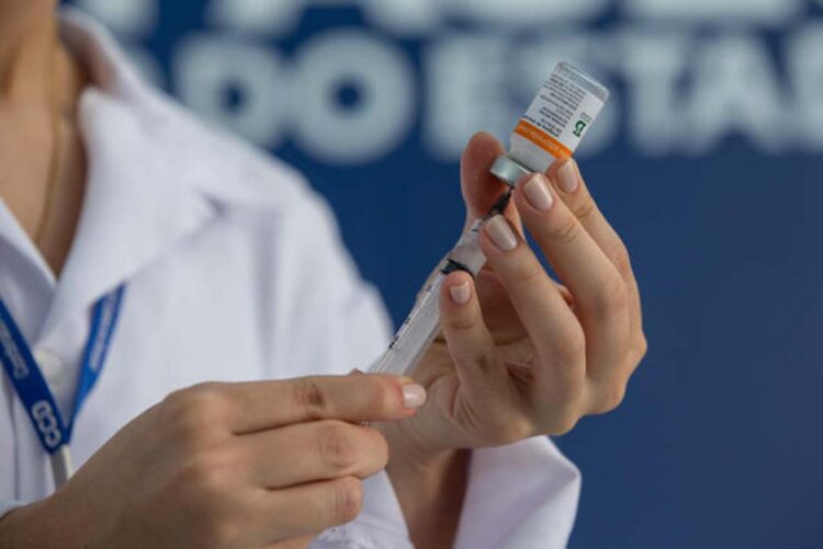 Ministério da Saúde distribui 740 mil doses de Coronavac para vacinar crianças