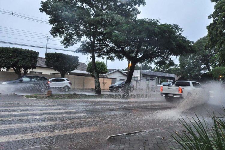 Volume de chuva na primeira quinzena de  janeiro supera a média histórica do mês