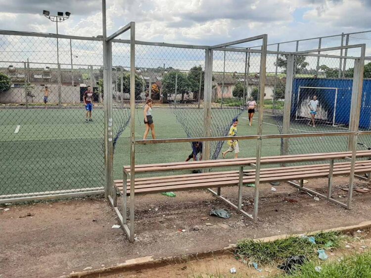 Vândalos colocam fogo e danificam parte da Mini Arena nos Três Conjuntos