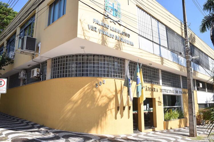 Câmara de Paranavaí vota reajuste salarial de servidores, prefeito, vice, secretários e vereadores
