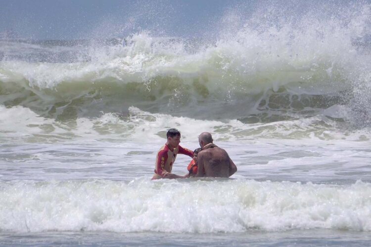 Novo balanço do Corpo de Bombeiros aponta mil salvamentos durante a temporada