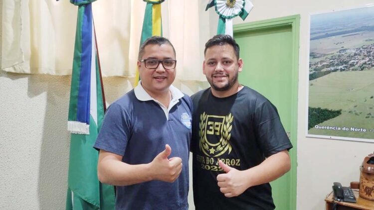 Prefeito Alex Fernandes discute melhorias na educação da cidade