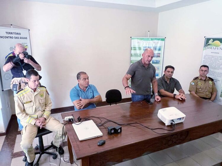 Secretário de Segurança Pública do Estado  se reúne com prefeitos da região em Loanda