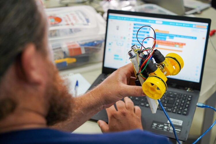 Perto do começo do ano letivo, Paraná mostra como alcançou o topo da educação no Brasil