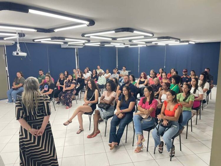 Município dá posse a 39 agentes de apoio educacional