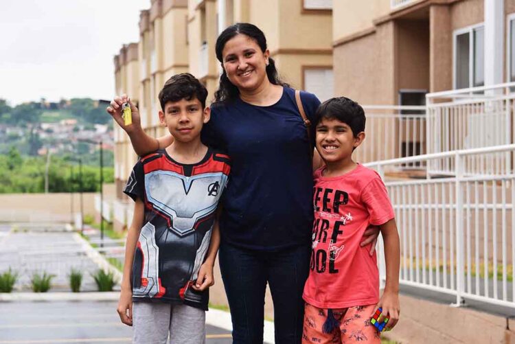 Com o Casa Fácil Paraná, mulheres viraram prioridade na política habitacional do Estado