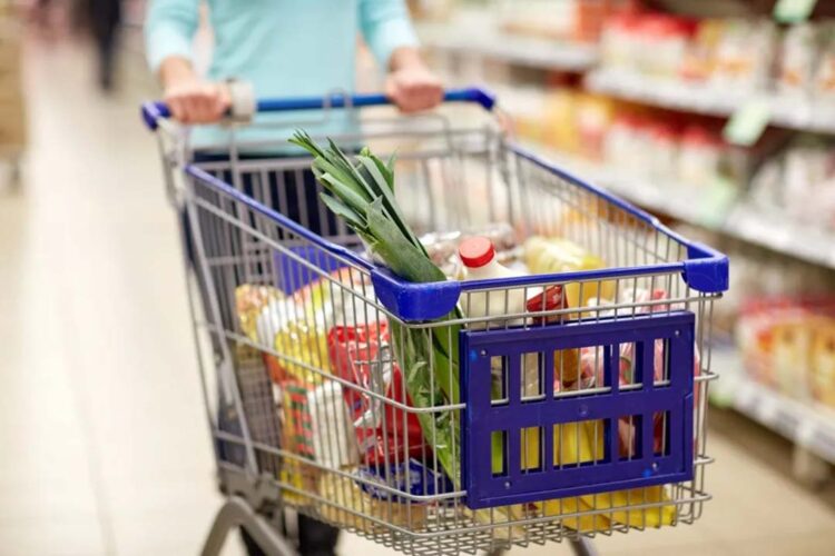 Consumo nos lares brasileiros encerra 2022 com alta de 3,89%
